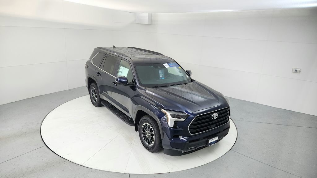 Used 2025 Toyota Sequoia SR5 AWD/4WD image 13