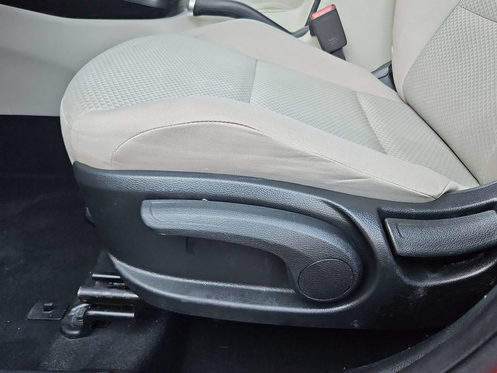 Used 2025 Kia Soul LX FWD image 21