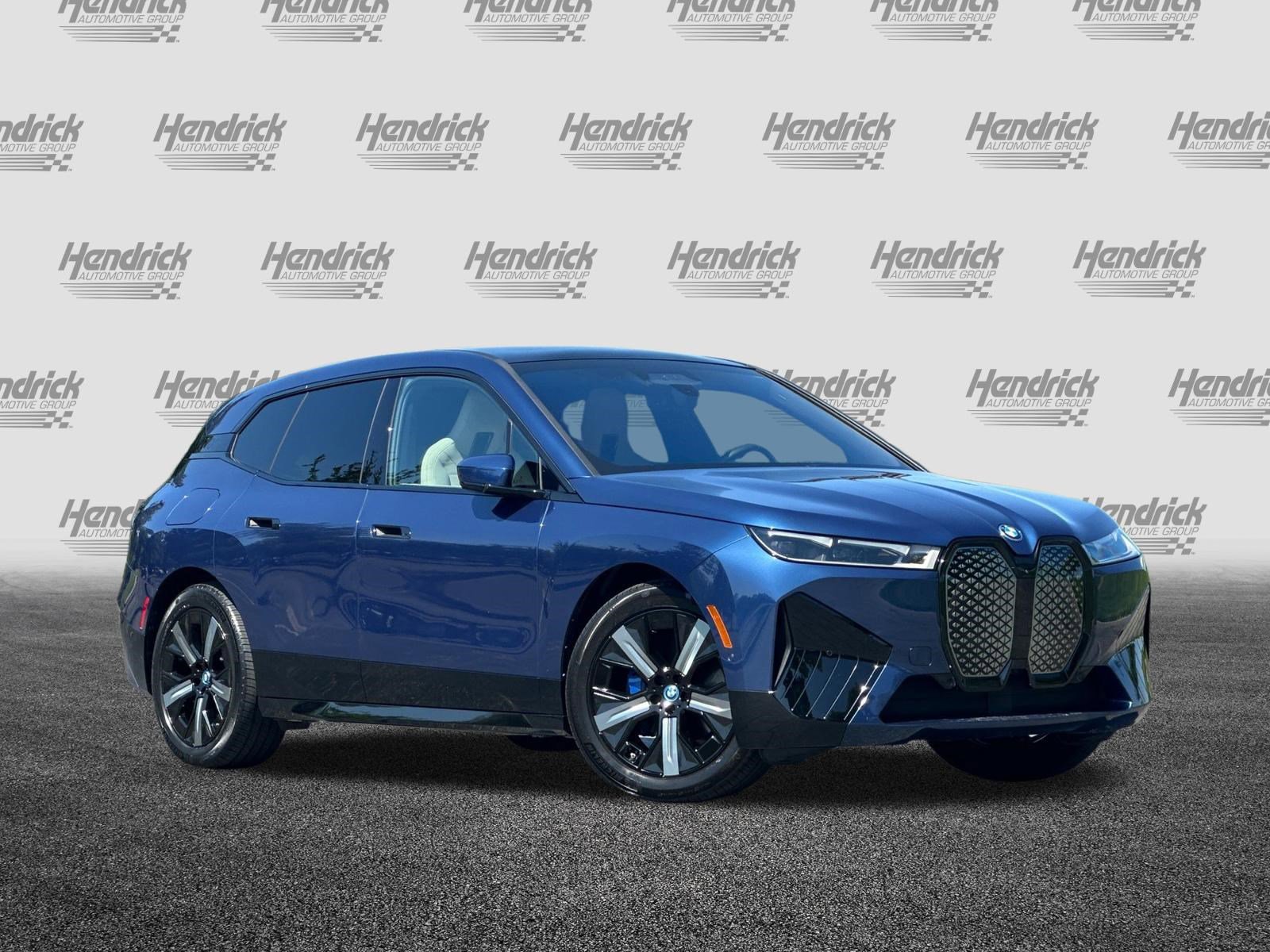Certified 2023 BMW iX xDrive50 w/ Premium Package AWD/4WD image 2