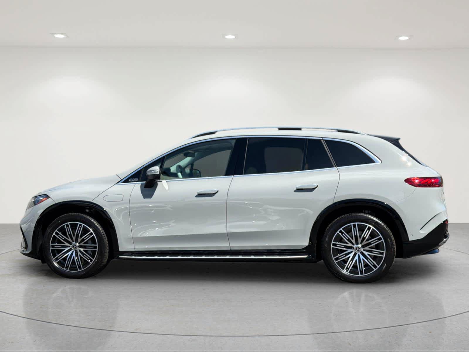 New 2027 Mercedes-Benz EQS 400 4MATIC SUV image 2