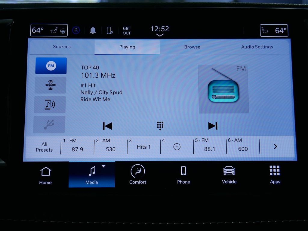 New 2024 Chrysler Pacifica Touring-L image 41