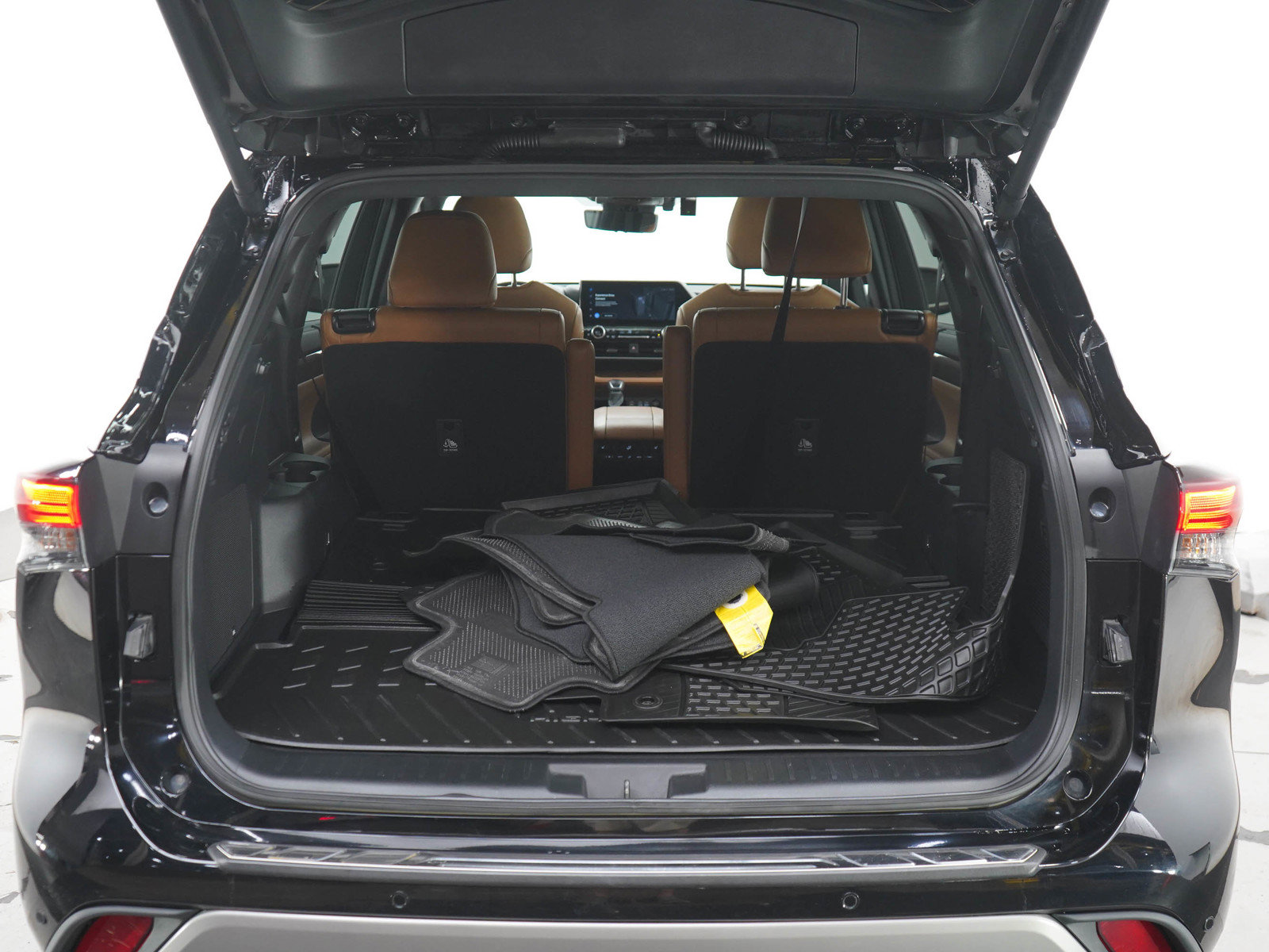Used 2025 Toyota Highlander Platinum AWD/4WD image 16