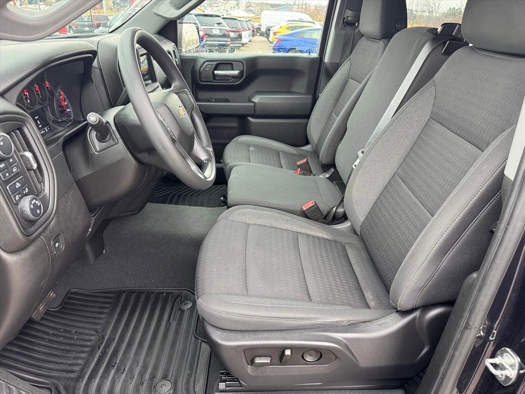 Used 2022 Chevrolet Silverado 1500 Custom image 3