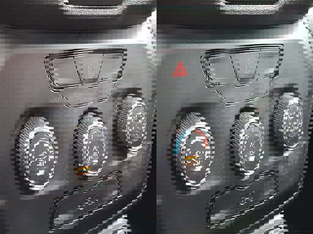 Used 2020 Jeep Renegade Sport w/ Sport Appearance Group image 15