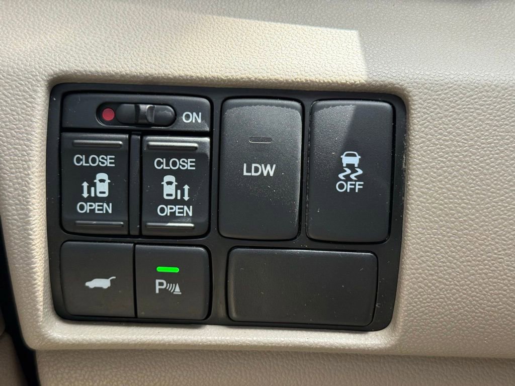 Used 2016 Honda Odyssey Touring Elite image 21