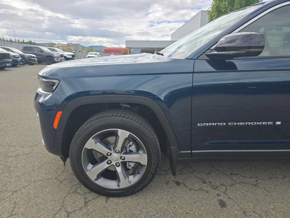 New 2026 Jeep Grand Cherokee Limited AWD/4WD image 18