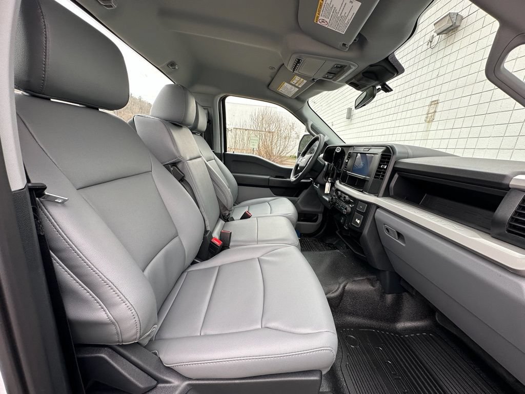 New 2026 Ford F550 4x4 Regular Cab Super Duty image 19
