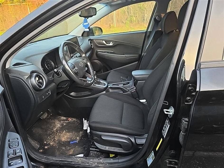 Used 2022 Hyundai Kona SEL w/ Convenience Package FWD image 2