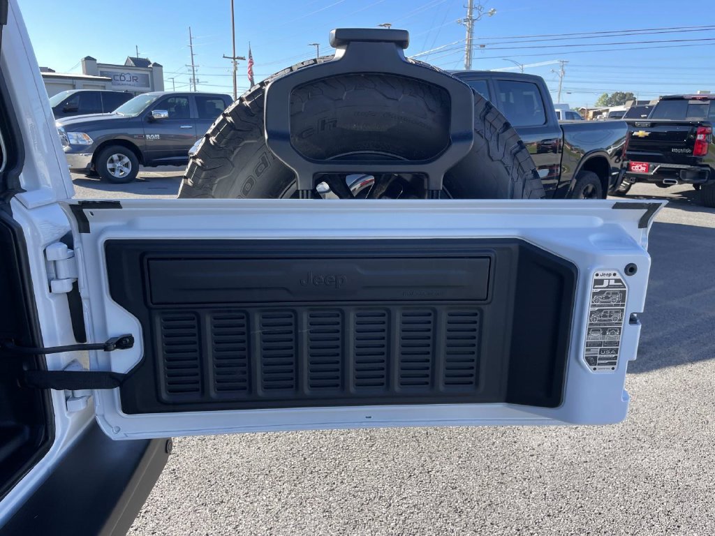 Used 2024 Jeep Wrangler Unlimited Rubicon AWD/4WD image 21