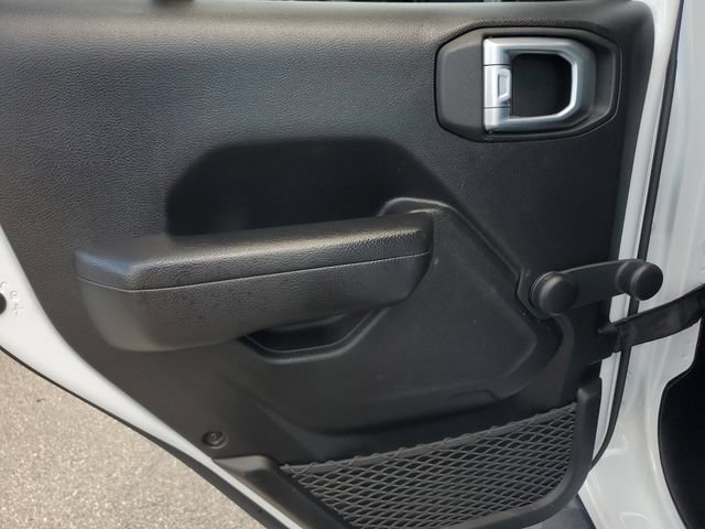 Certified 2023 Jeep Gladiator Sport AWD/4WD image 17