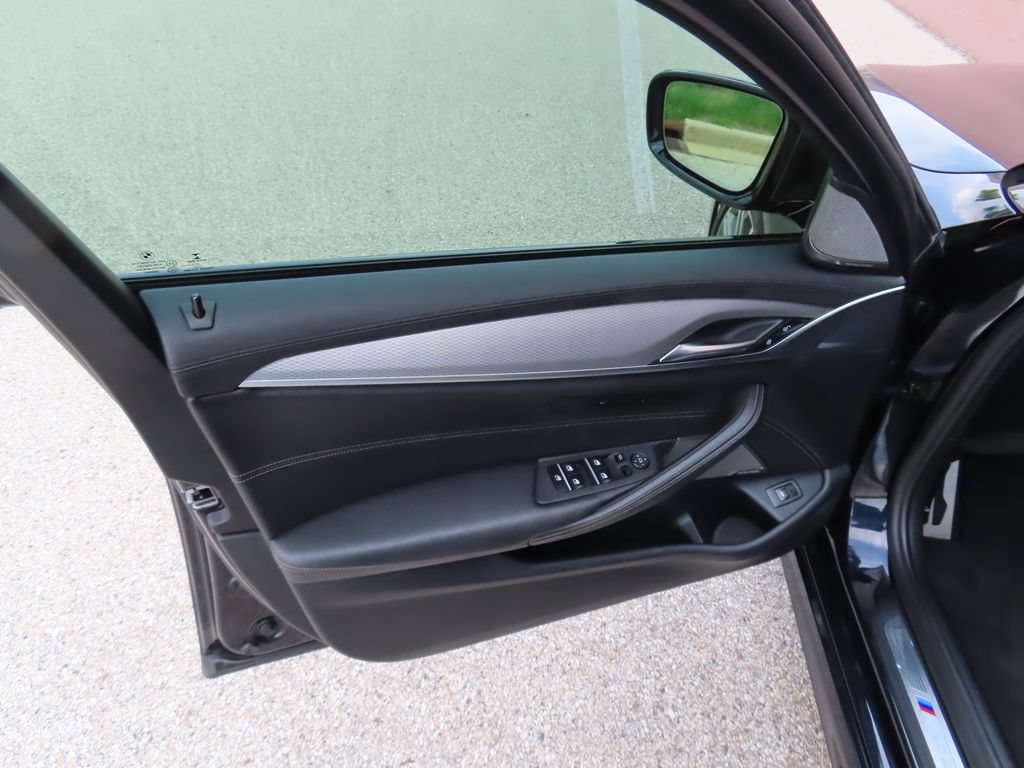 Used 2018 BMW M550i xDrive AWD/4WD image 31
