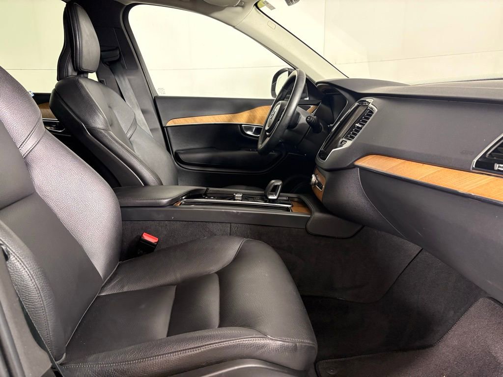 Used 2023 Volvo XC90 T8 Plus image 13