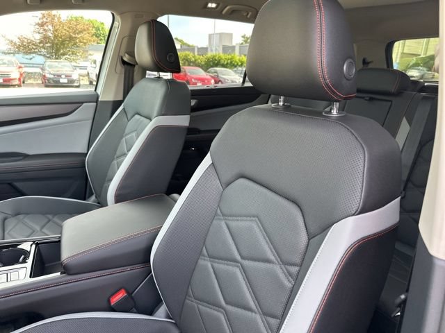 New 2026 Volkswagen Atlas Peak Edition AWD/4WD image 12