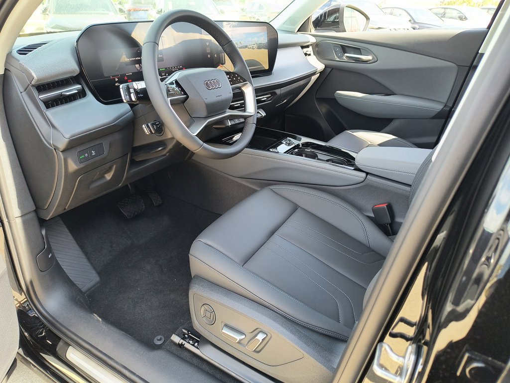 New 2026 Audi Q3 quattro 2.0T AWD/4WD image 2