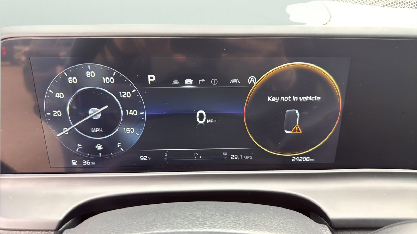Used 2025 Kia Seltos EX w/ EX Sunroof Package FWD image 13