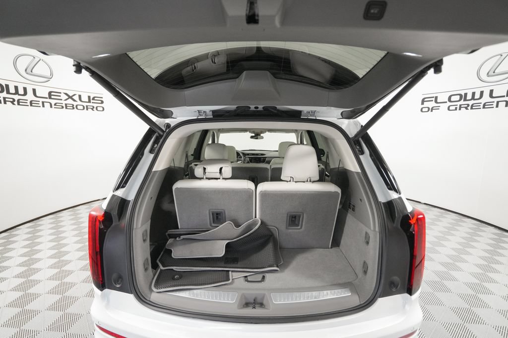 Used 2023 Cadillac XT6 Premium Luxury FWD image 22
