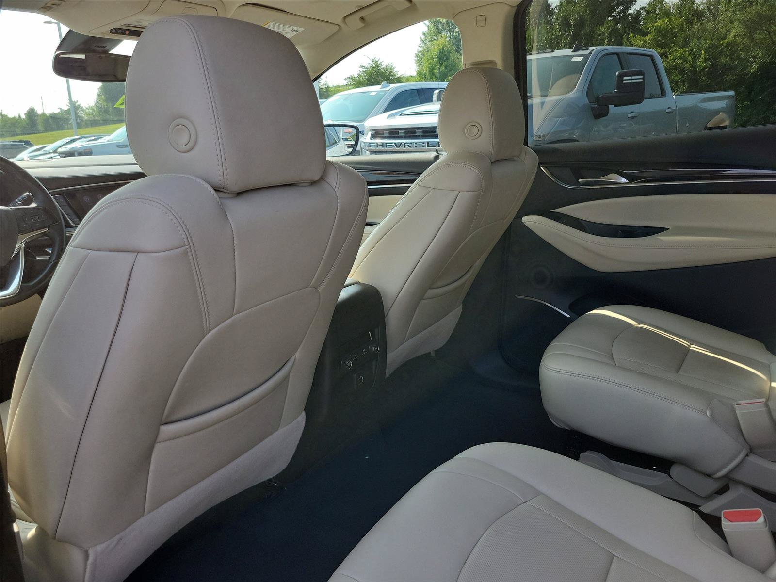 Used 2023 Buick Enclave Essence w/ Experience Buick Package FWD image 14