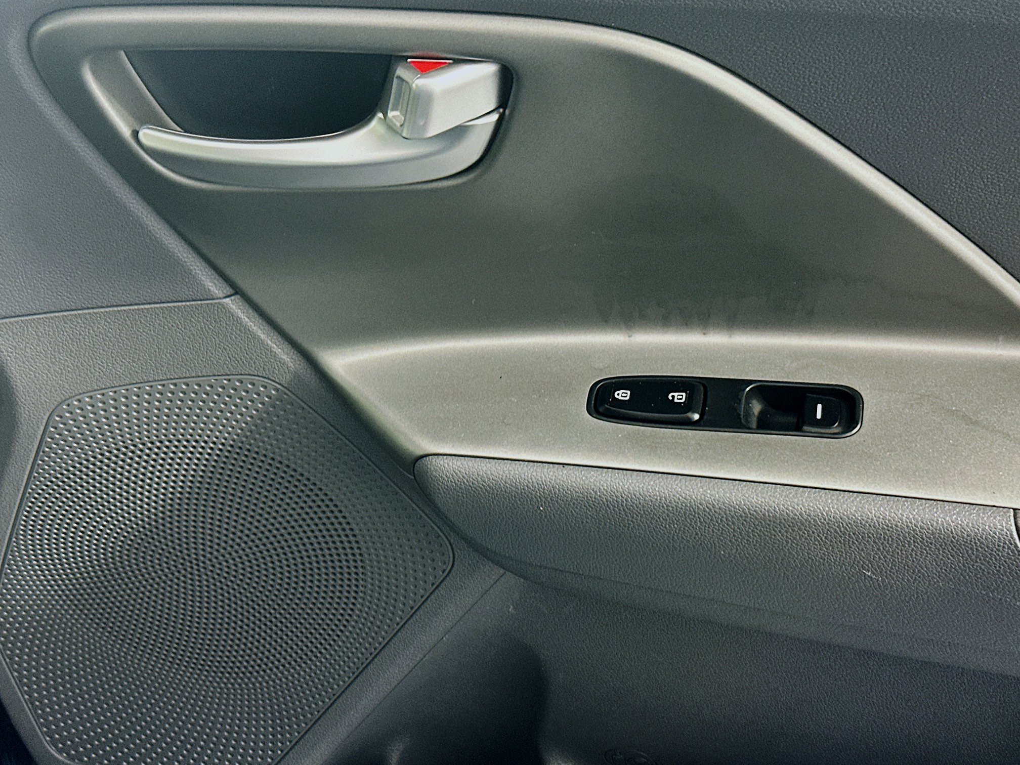Used 2022 Kia Niro LX FWD image 28