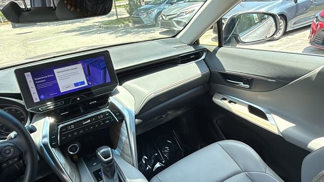 Certified 2023 Toyota Venza XLE AWD/4WD image 15