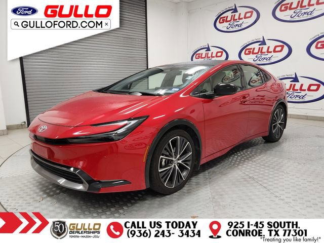 Used 2024 Toyota Prius XLE FWD image 3