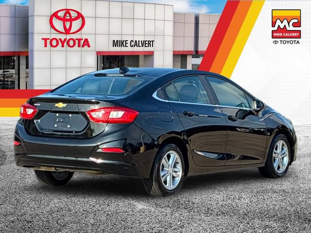 Used 2017 Chevrolet Cruze LT w/ Convenience Package FWD image 5