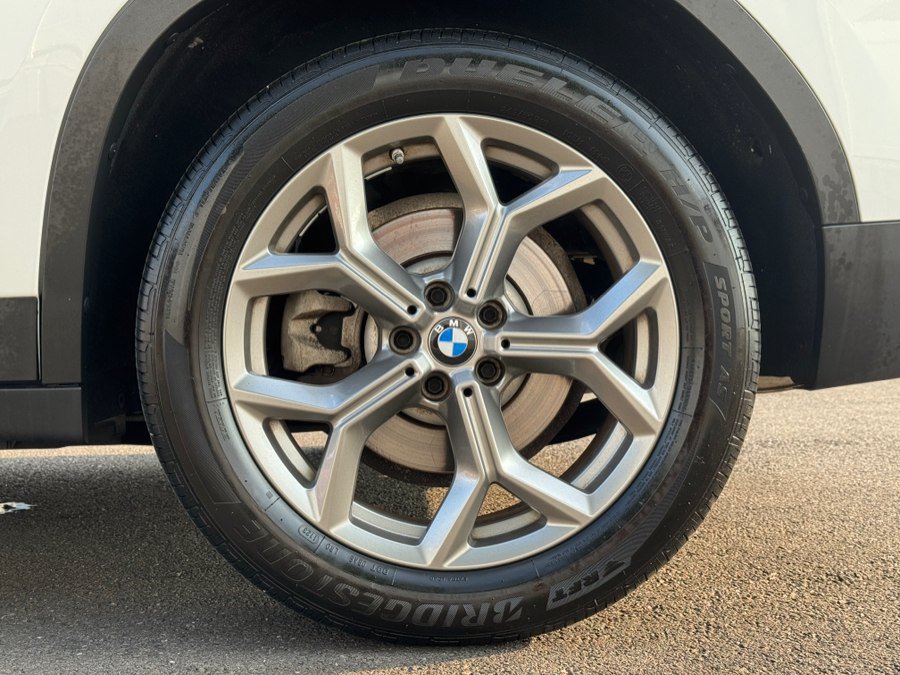 Used 2021 BMW X4 xDrive30i w/ Premium Package AWD/4WD image 16