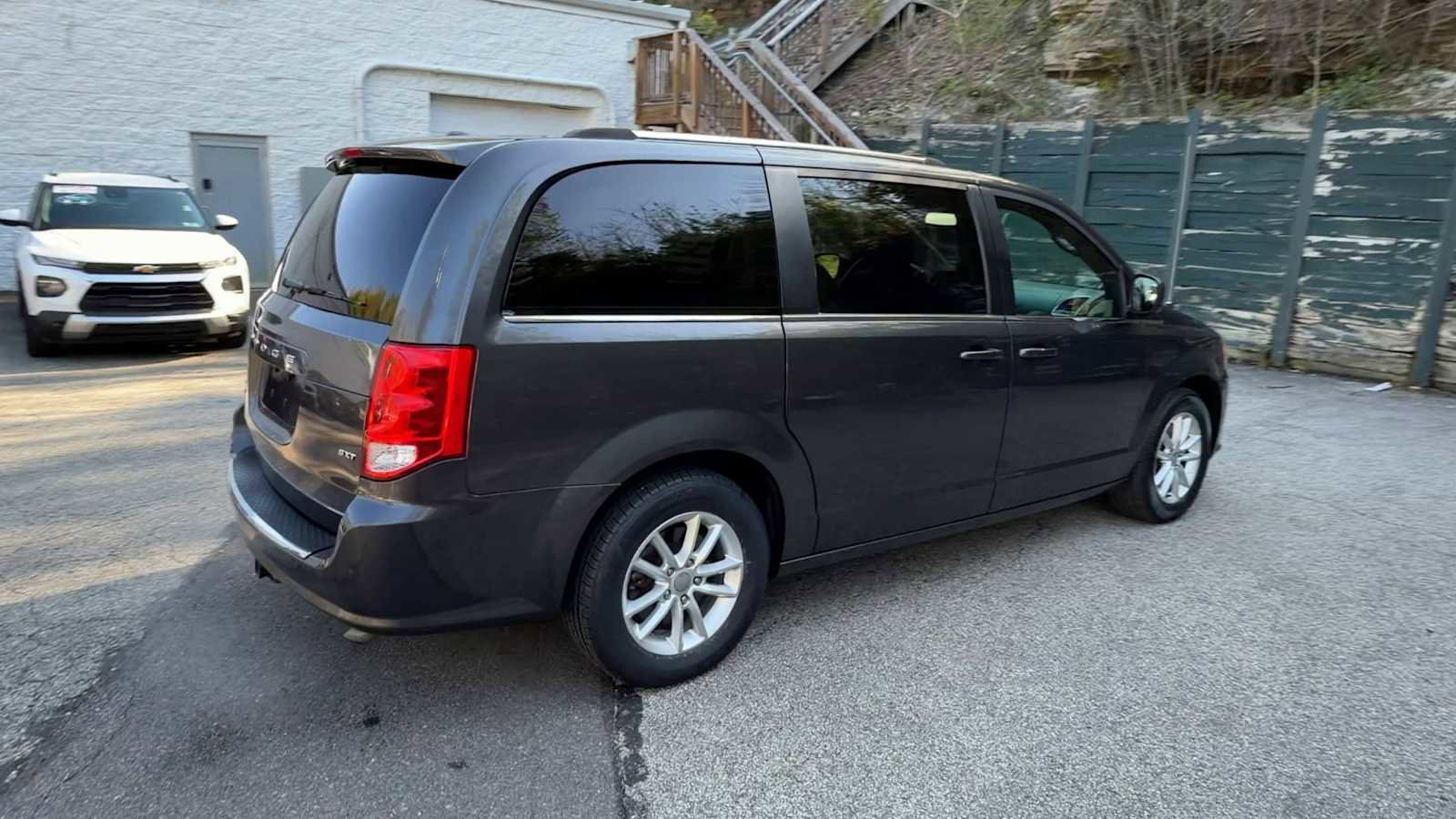 Used 2018 Dodge Grand Caravan SXT FWD image 8