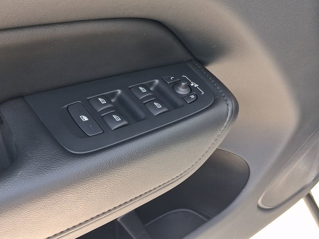 Used 2023 Volvo XC60 B5 Core w/ Protection Package Premier FWD image 16