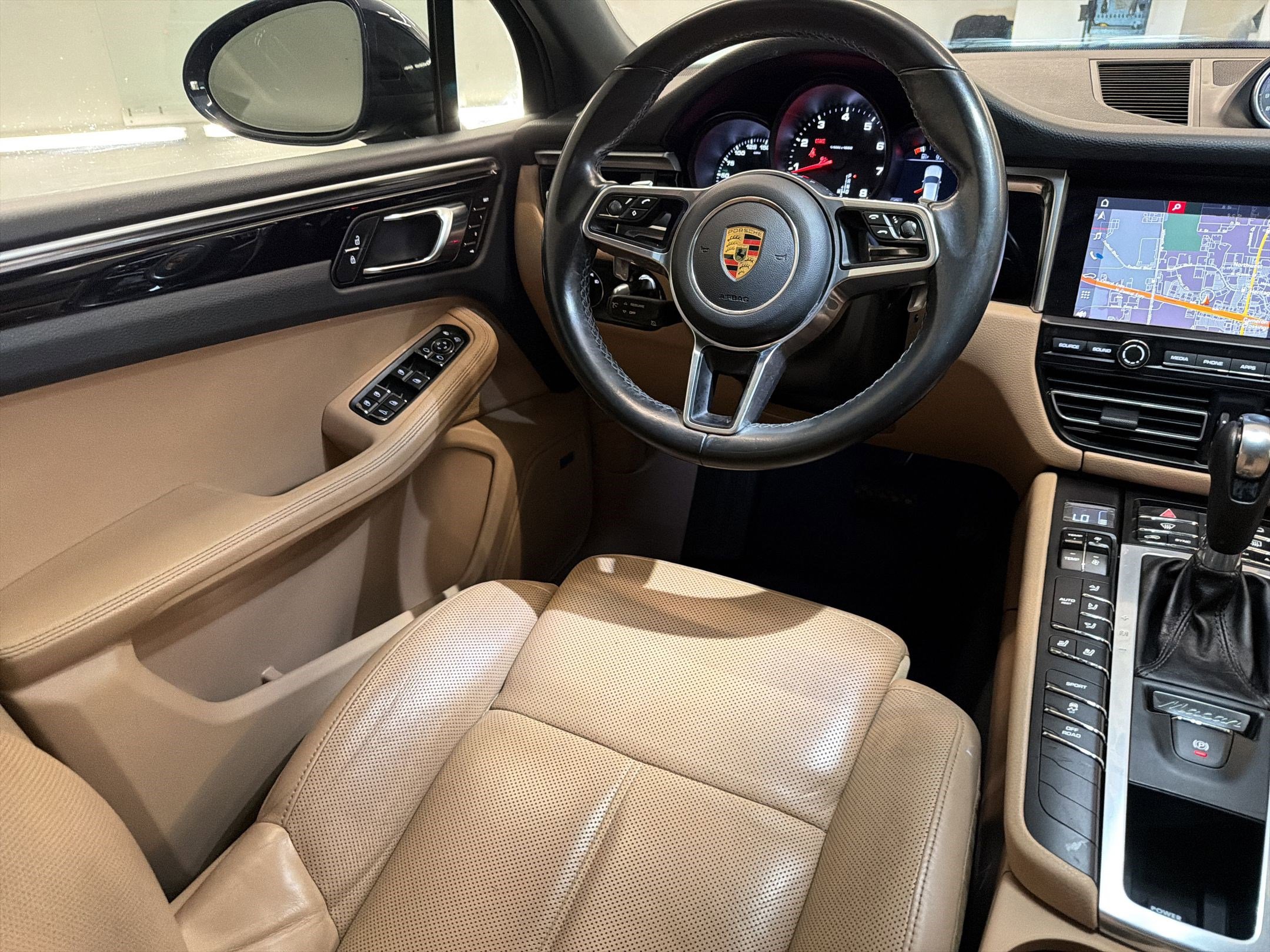 Used 2021 Porsche Macan image 28