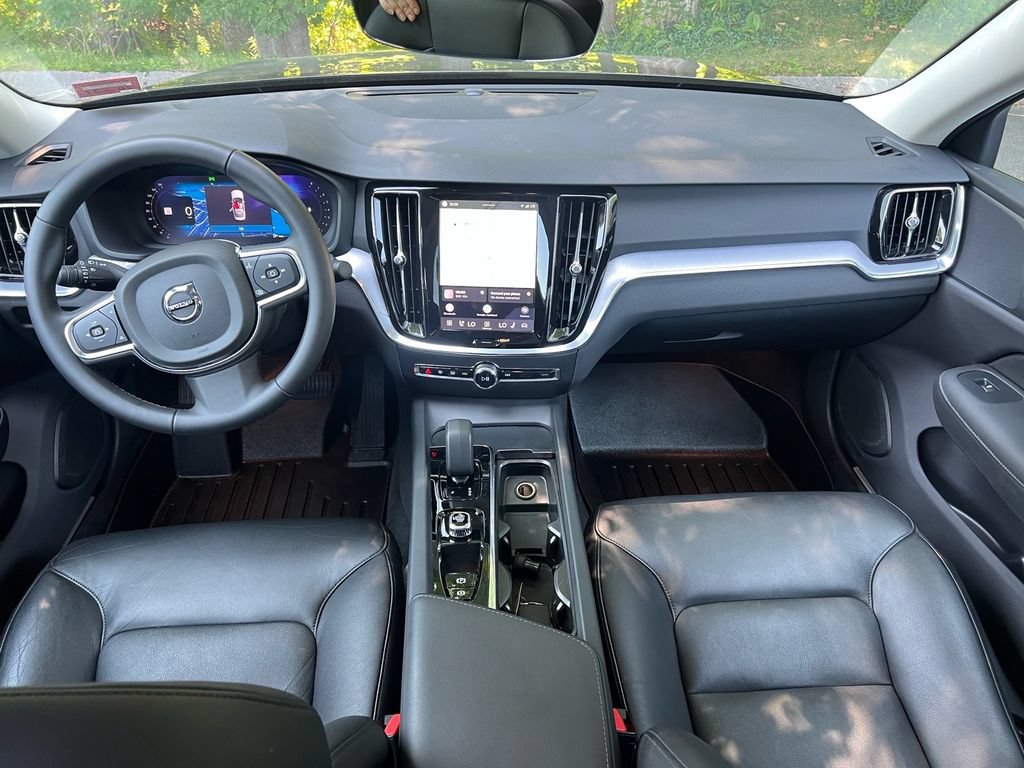 Certified 2025 Volvo S60 B5 Core AWD/4WD image 24