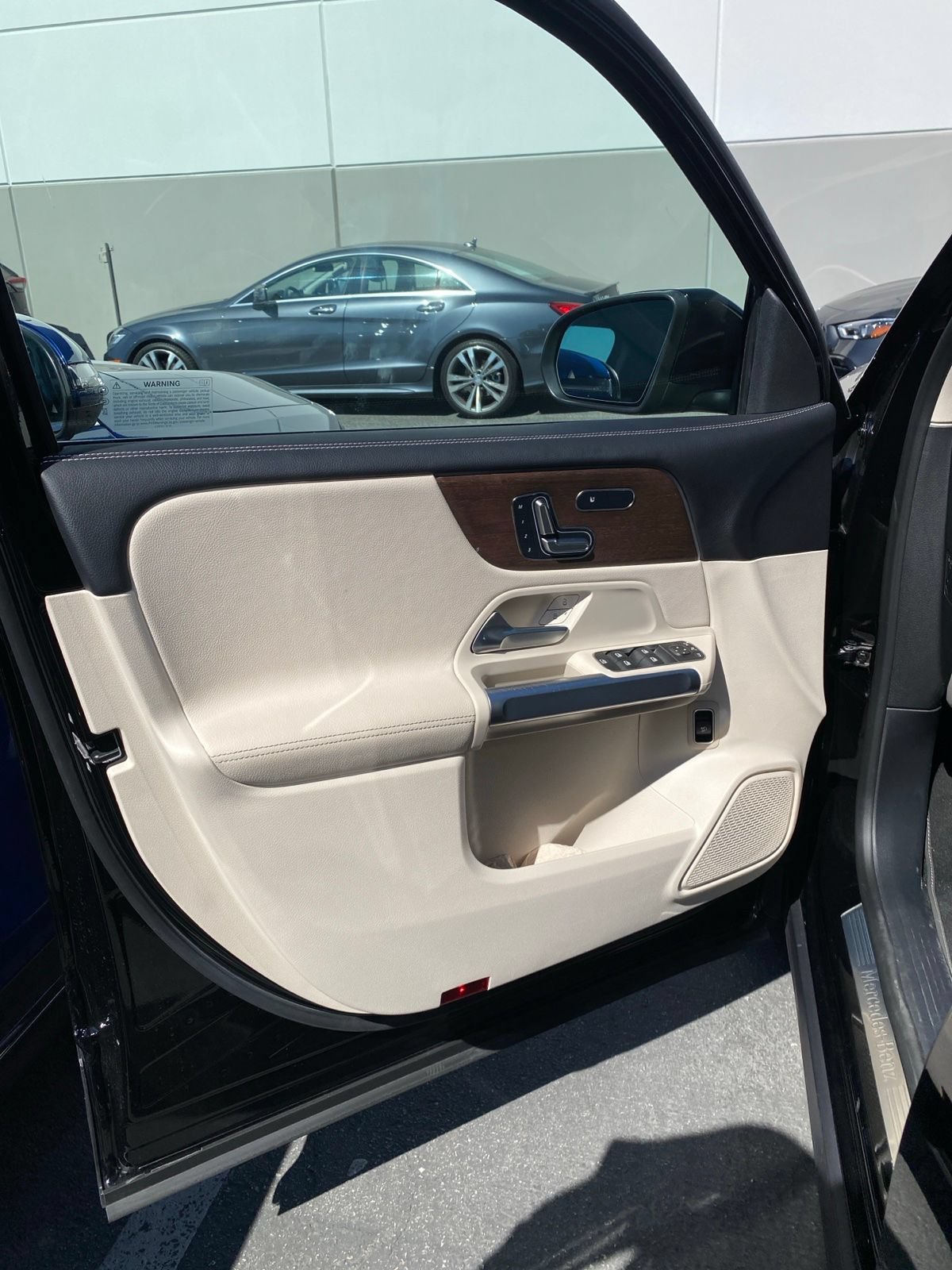 Used 2023 Mercedes-Benz GLB 250 image 9