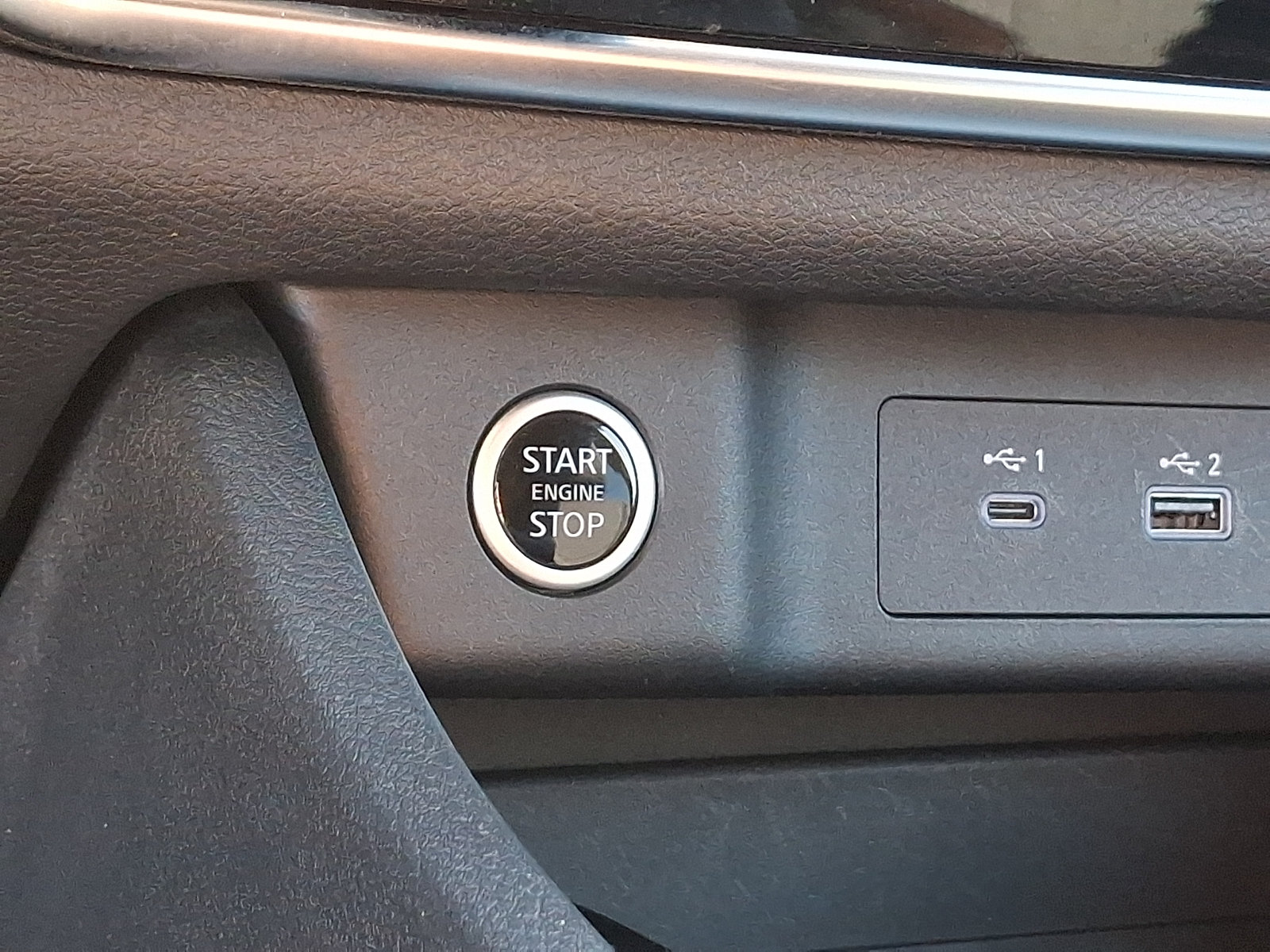 Used 2023 Nissan Rogue S AWD/4WD image 25
