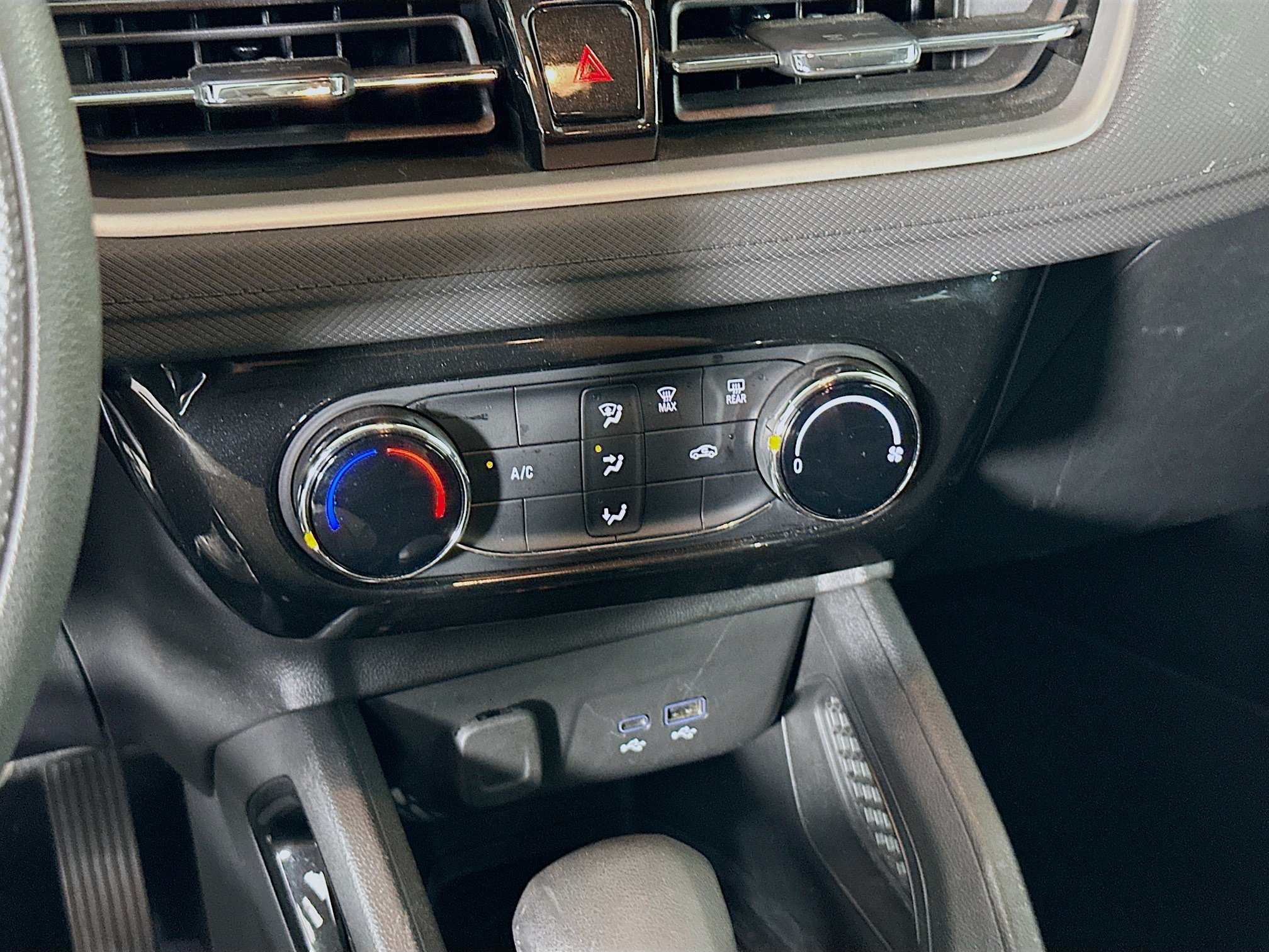 Used 2025 Chevrolet TrailBlazer LT FWD image 22