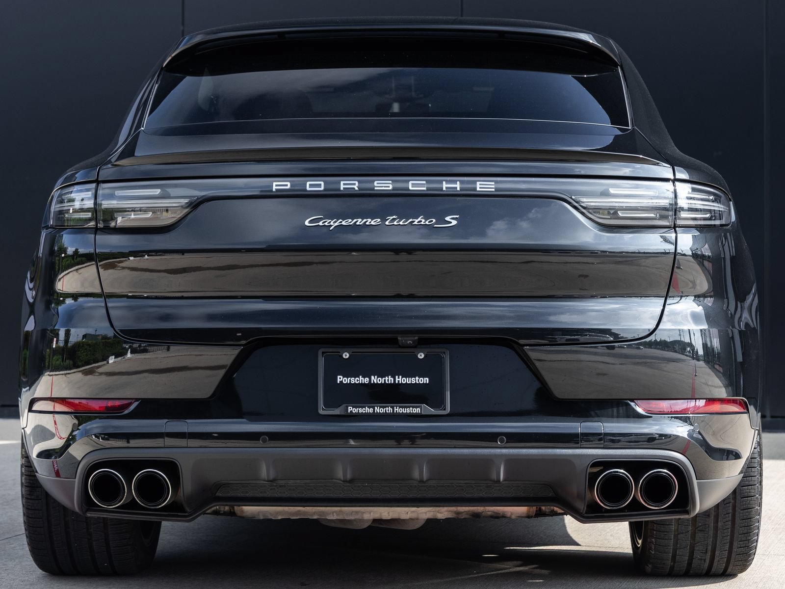 Used 2023 Porsche Cayenne Turbo S AWD/4WD image 10
