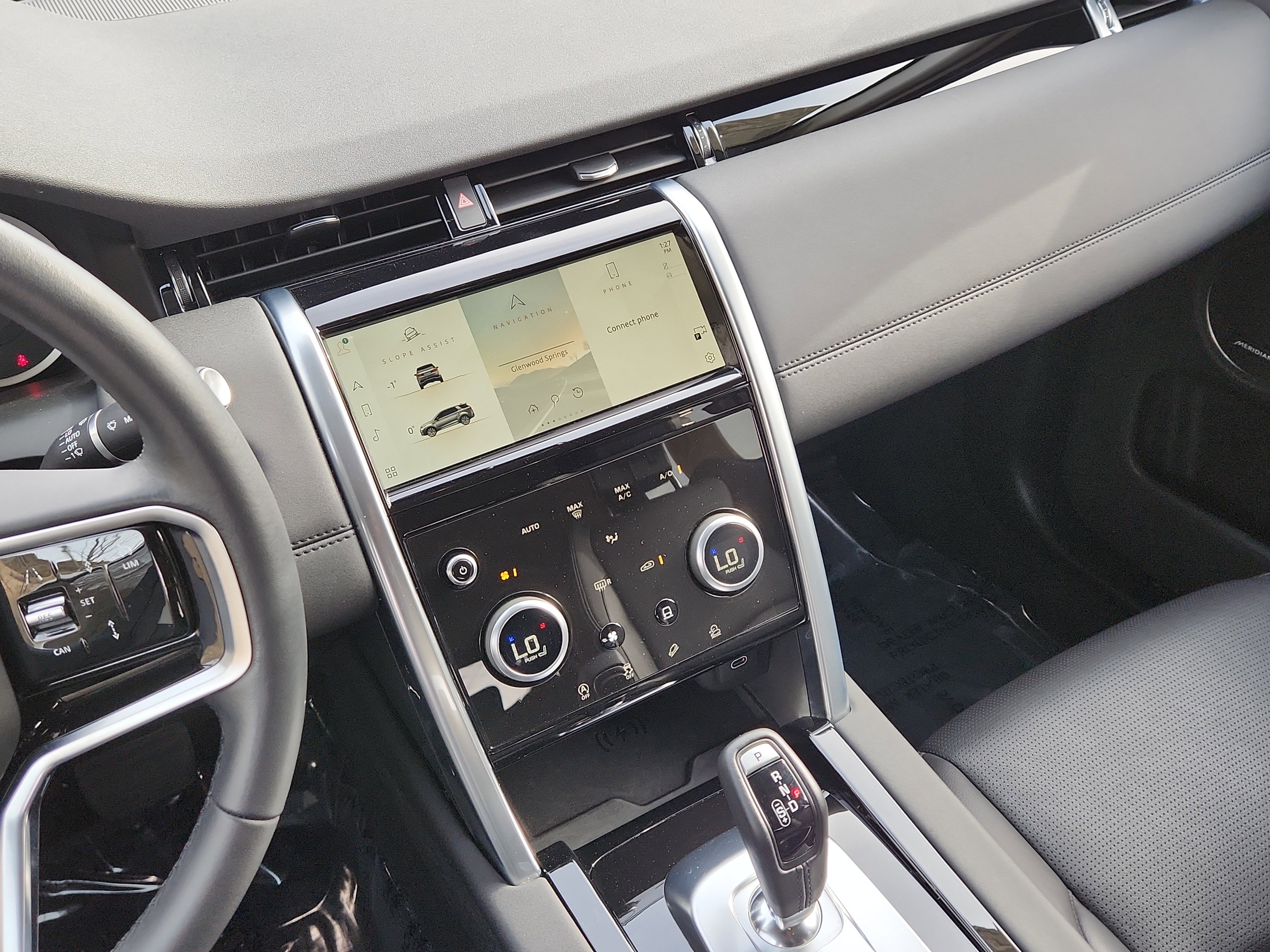 Used 2023 Land Rover Discovery Sport SE image 14