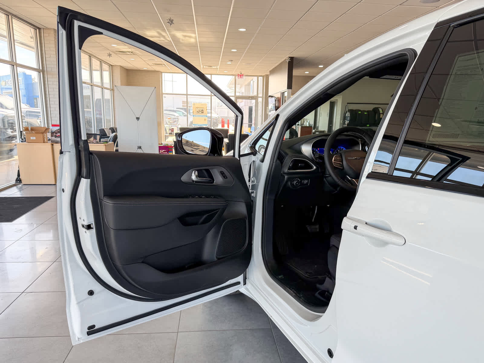 New 2026 Chrysler Pacifica Select image 11