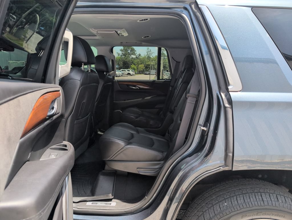 Used 2019 Cadillac Escalade Premium Luxury w/ LPO, Radiant Package AWD/4WD image 11