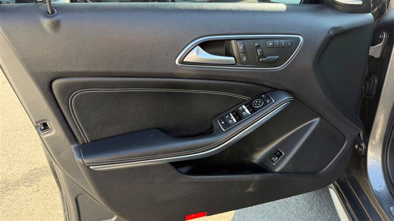 Used 2015 Mercedes-Benz GLA 250 4MATIC image 21