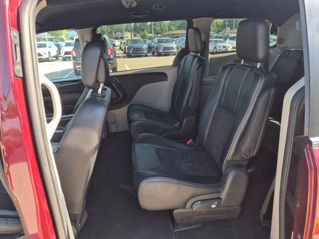 Used 2019 Dodge Grand Caravan SXT FWD image 12