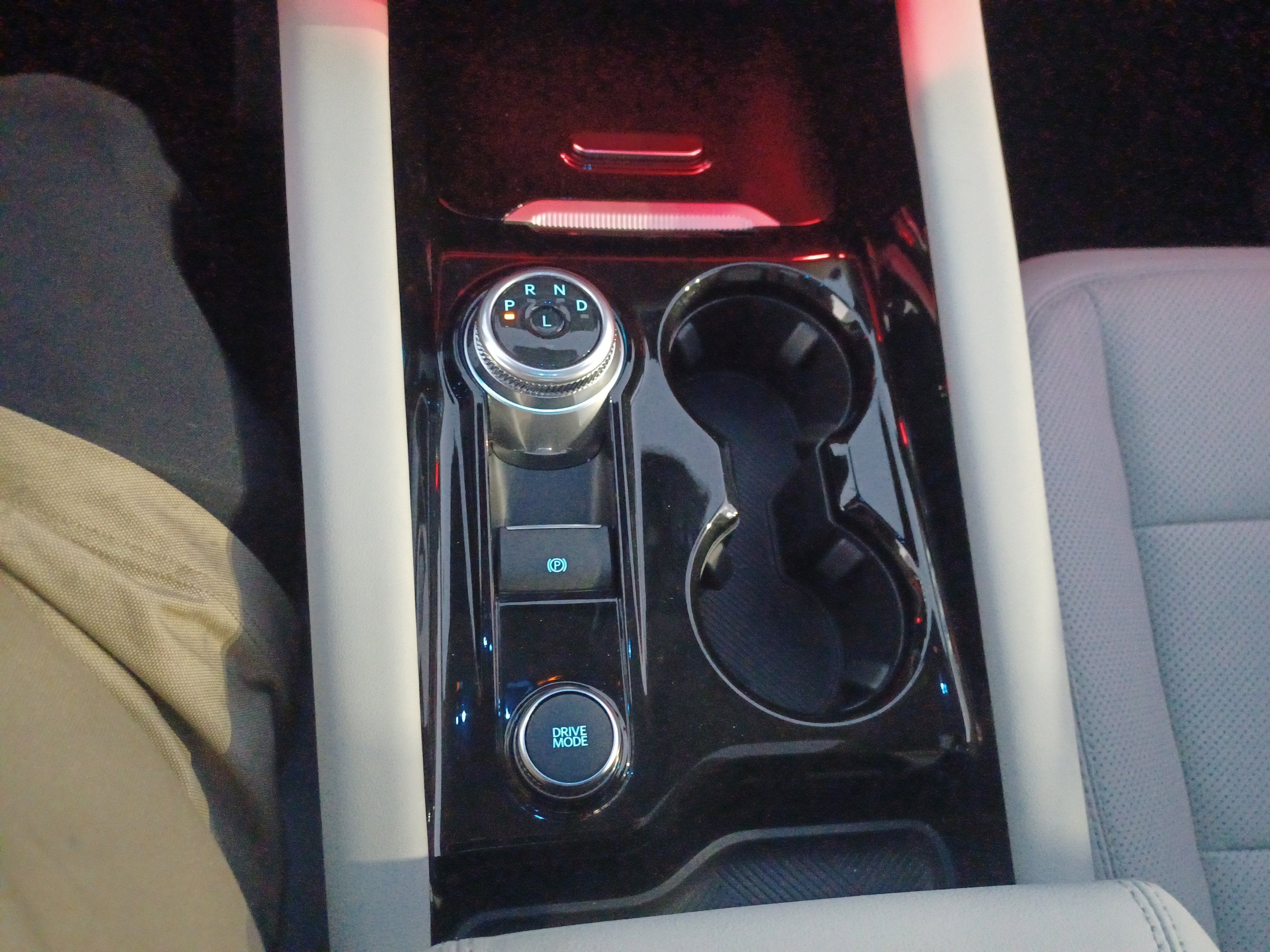 New 2025 Ford Explorer Platinum w/ Ultimate Package image 27