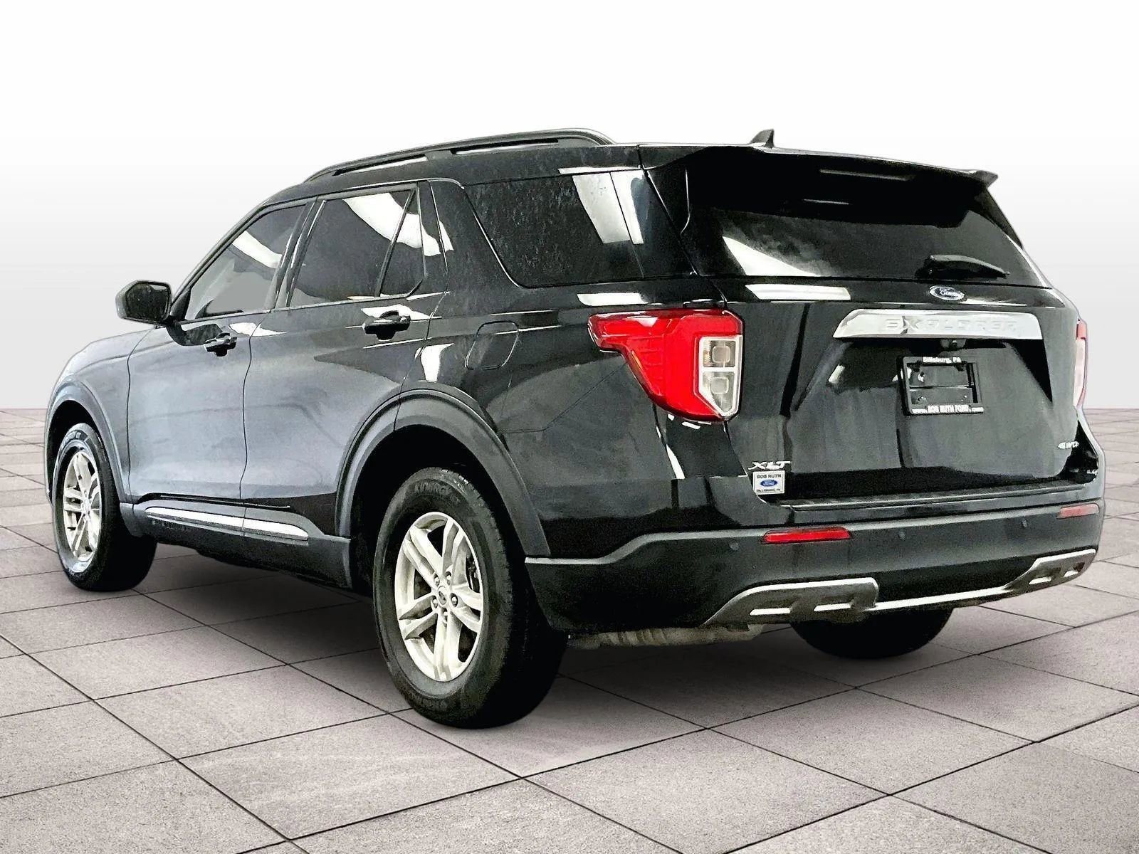 Certified 2024 Ford Explorer XLT w/ Equipment Group 202A image 10