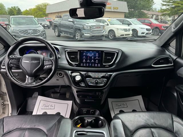 Used 2020 Chrysler Pacifica Touring-L Plus w/ Advanced Safetytec Group FWD image 26