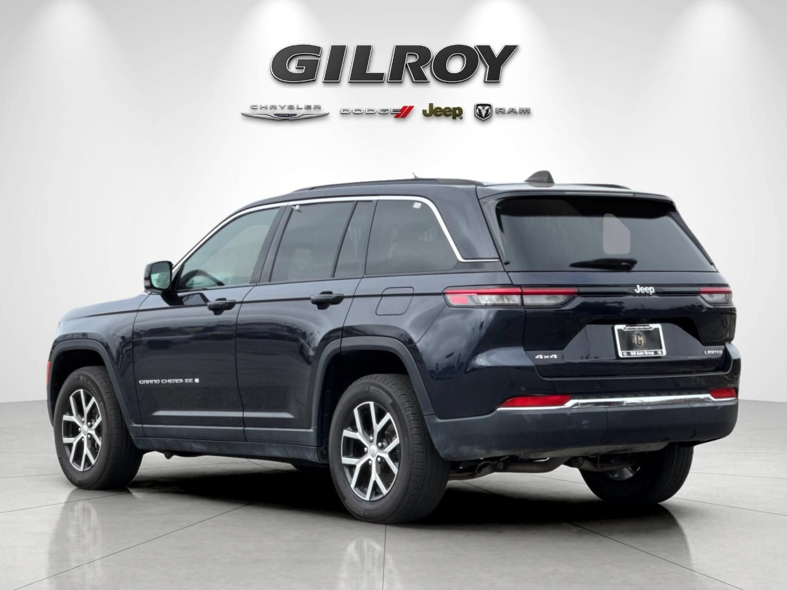 Used 2024 Jeep Grand Cherokee Limited AWD/4WD image 6