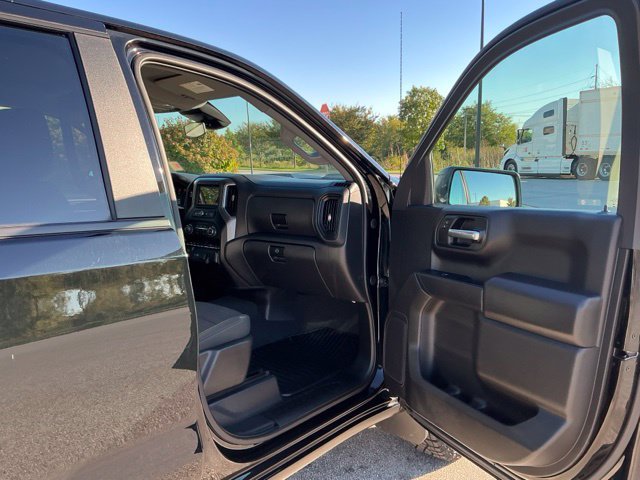 Used 2023 Chevrolet Silverado 1500 Custom Trail Boss AWD/4WD image 17