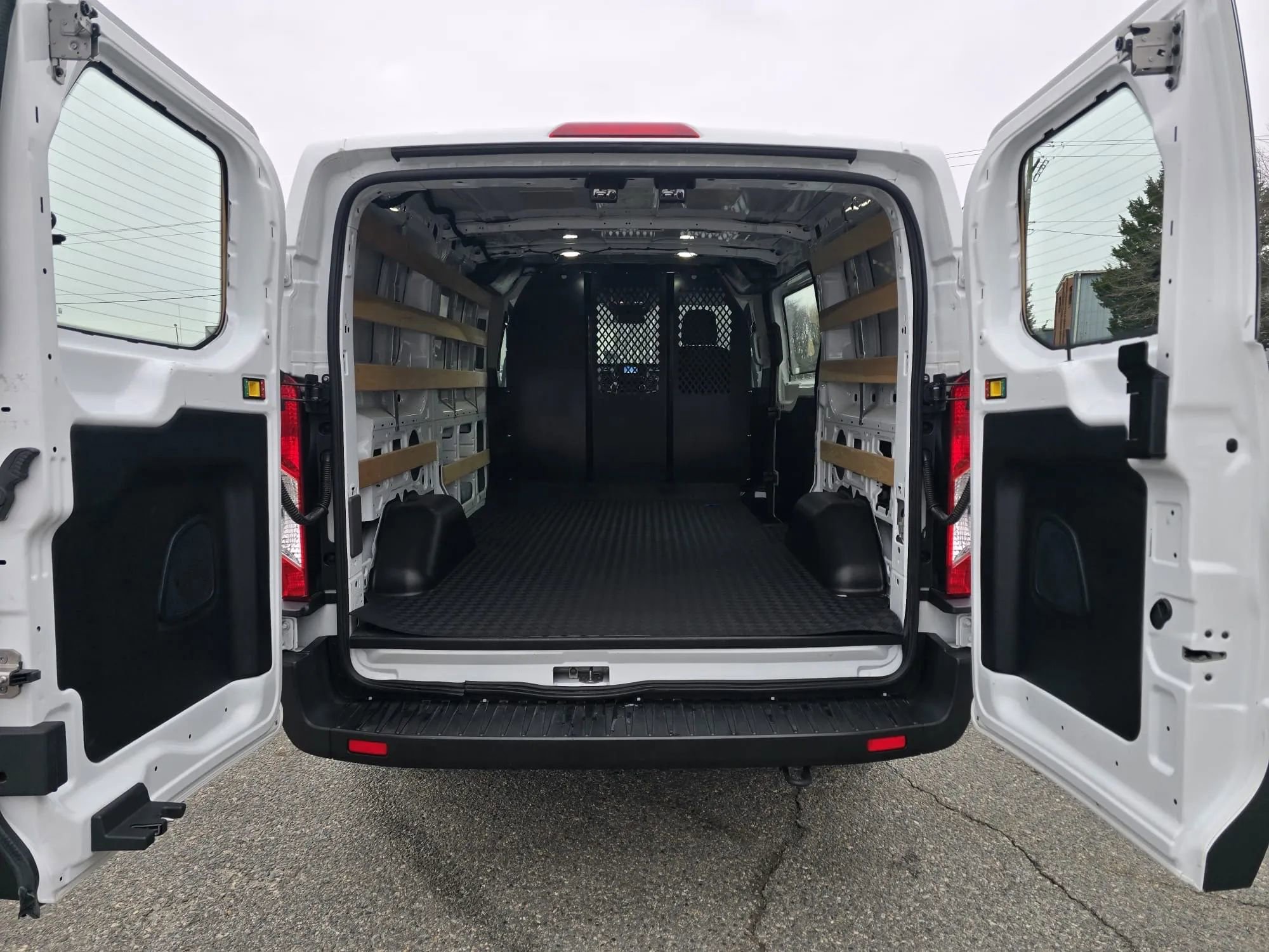 Used 2024 Ford Transit 250 Low Roof w/ Exterior Upgrade Package image 23