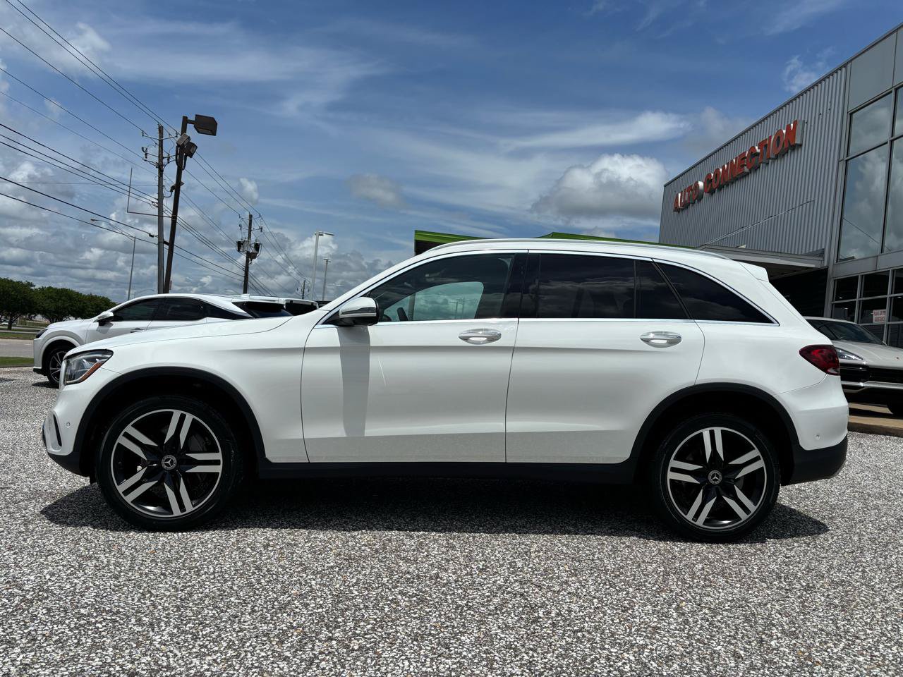 Used 2021 Mercedes-Benz GLC 300 w/ Premium Package image 3