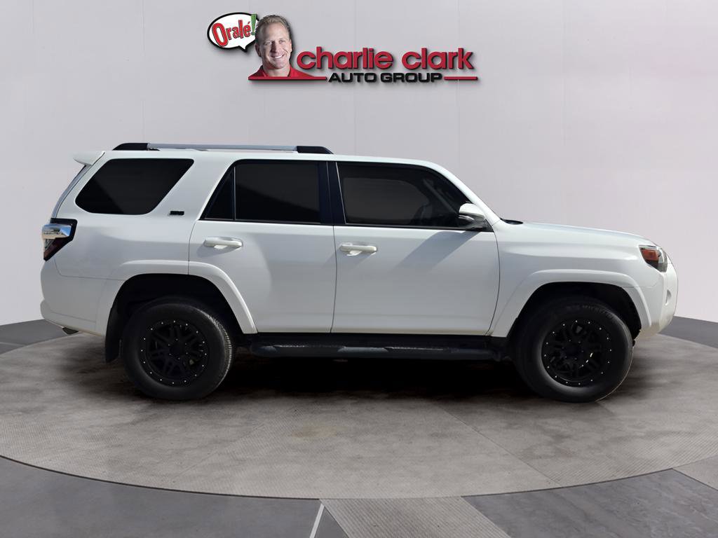 Used 2022 Toyota 4Runner SR5 Premium w/ Moonroof Package AWD/4WD image 8