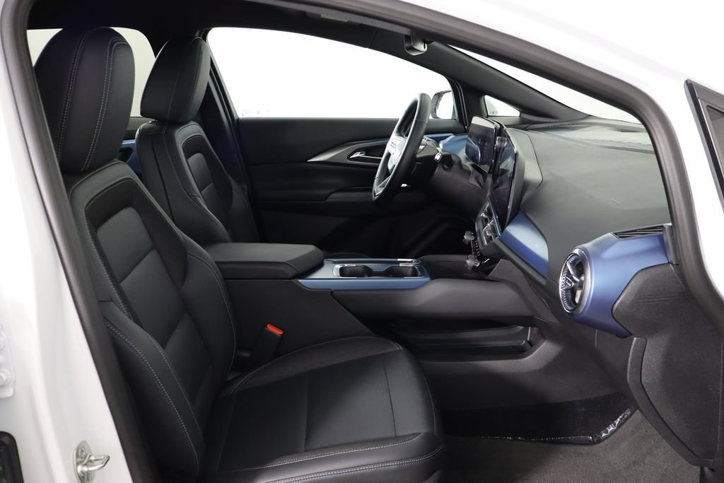 Used 2024 Chevrolet Equinox EV LT w/ LPO, Active Package FWD image 18