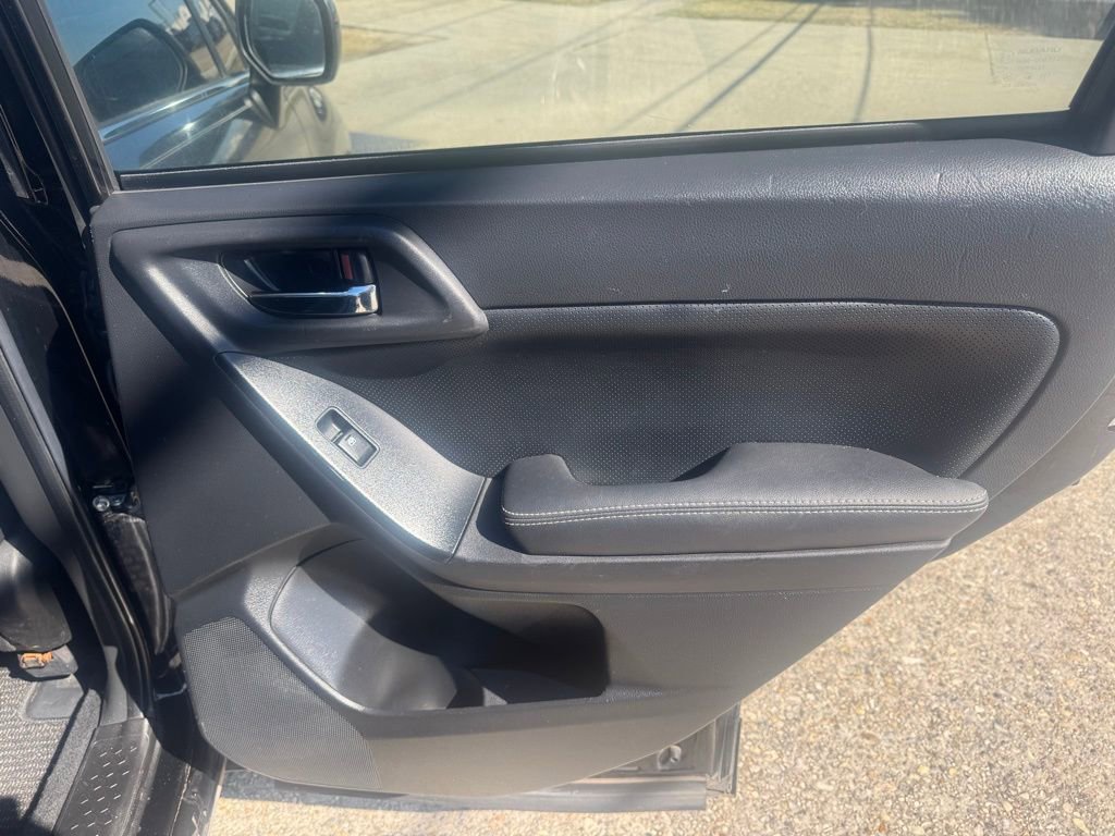 Used 2015 Subaru Forester 2.5i Limited image 14