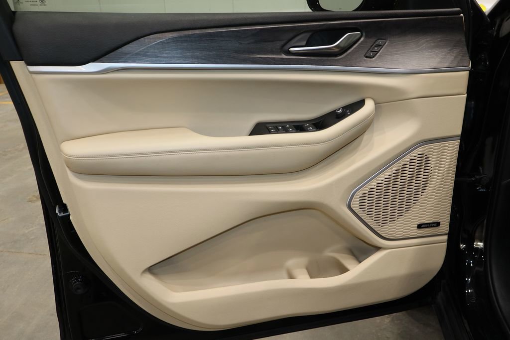 Used 2021 Jeep Grand Cherokee L Limited image 19